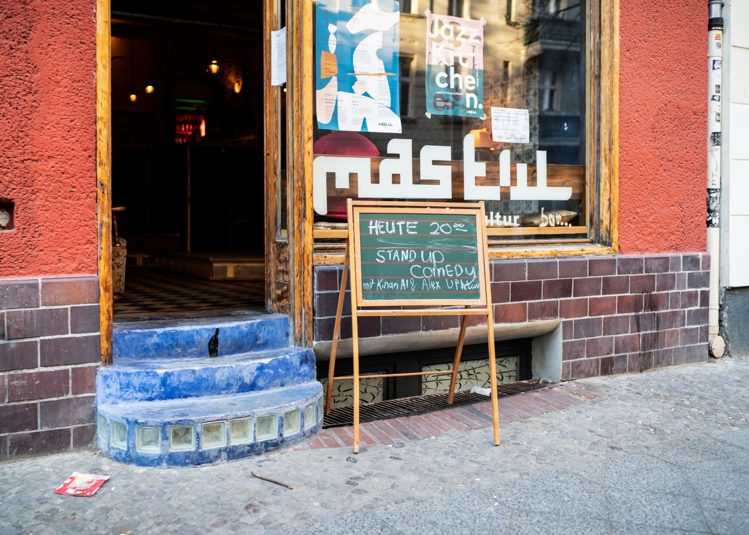 Announcement of a stand-up show in Berlin